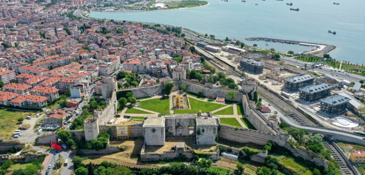 Yedikule Hisarı'nda restorasyon çalışmaları sürüyor