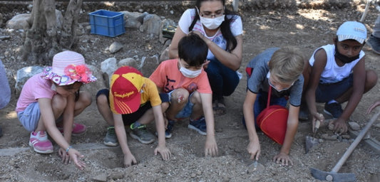 Stratonikeia Antik Kenti'nde çocuklar temsili kazı yaptı