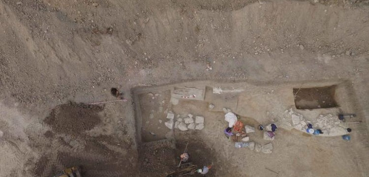 Urla'da fotoğraf mı yalan söylüyor, kazı başkanı olan arkeolog mu?