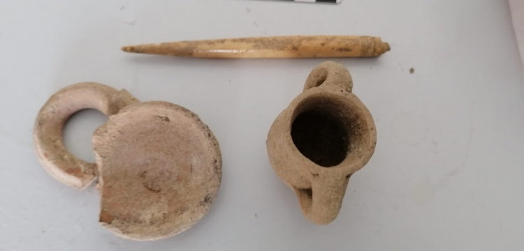 1600 yıllık hokka ve kemik divitin resmi işler için kullanıldığı anlaşıldı
