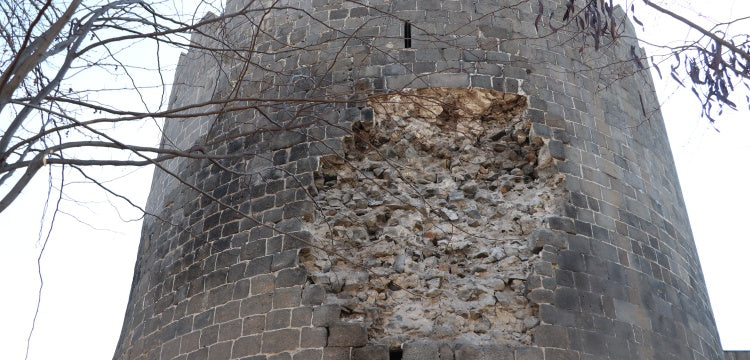 Diyarbakır'daki 606 tarihi eserden 4'ü ağır, 30'u orta hasarlı