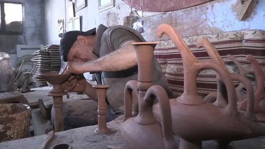 Avanoslu Osman usta binlerce yıllık çanakların benzerini üretiyor