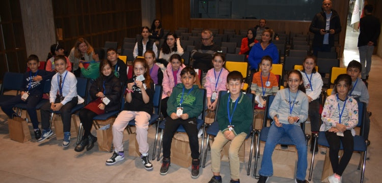 Troya Müzesi'nde Müze Devralma Günü'nde çocuklara emanet edildi