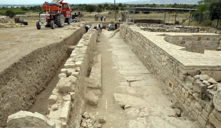 Tripolis Antik Kenti’nde 45 Metrelik Sokak Bulundu
