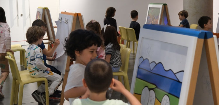 İstanbul Modern çocuklara daha okula gitmeden müzeyi sevdirmeyi başarıyor