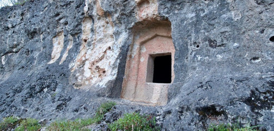 Ordu’nun Saklı Arkeolojik Hazinesi: Tikenlice Kaya Mezarları