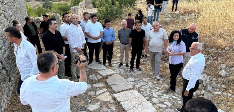 Rhodiapolis'i ziyaret eden Kumluca Kaymakamı kazıların tekrar başlayacağını müjdeledi
