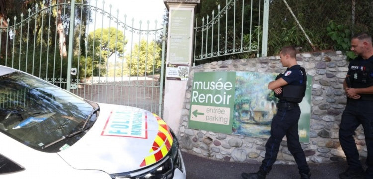 Fransa'daki Renoir müzesinden 3 sanat eseri çerçevelerinden kesilerek çalındı