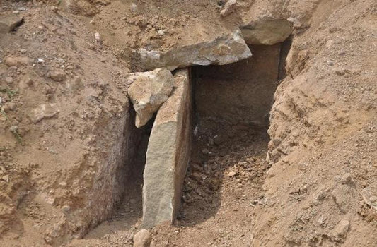 Karabük’teki Yol Çalışmasında 1800 Yıllık Taş Mezar Bulundu