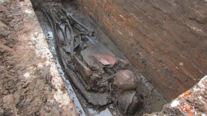 İngiltere’de Kazılan Mezarlıkta 800 Küçük Çocuk İskeleti Bulundu