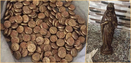 Tarihi eser dolandırıcılarının sahte sikke ve biblosu klozette yakalandı
