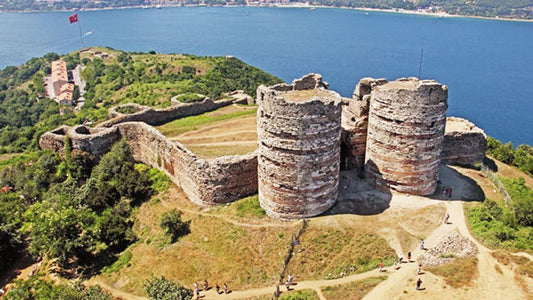 Yoros Kalesi’ni soydular