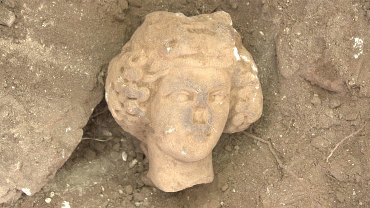 Antik kentte Dionysos’un heykel başı bulundu