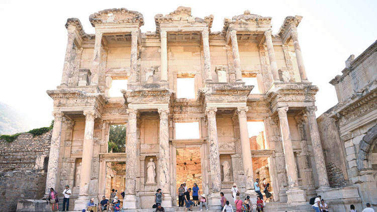 Ahşap çatı bulundu