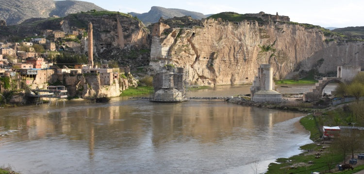 Hasankeyf ağır ağır yükselen baraj sularına gömülmeye başladı