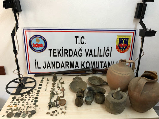 Tekirdağ'daki defineci operasyonunda tarihi eserler yakalandı