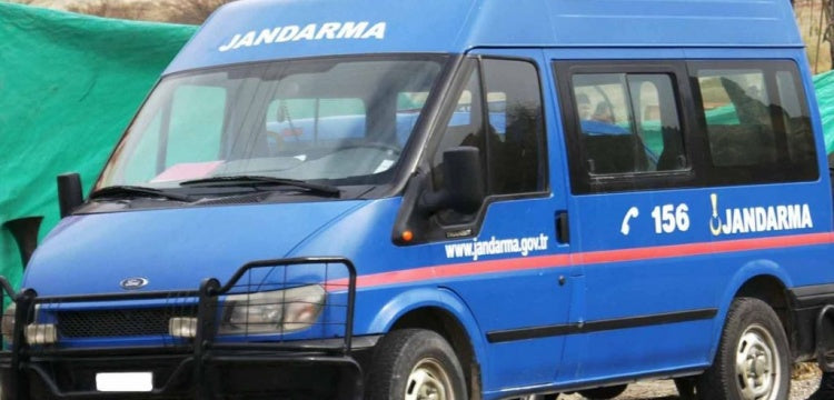 Tokat'ta kaçak kazıya giden 10 defineci yolda jandarmaya yakalandı