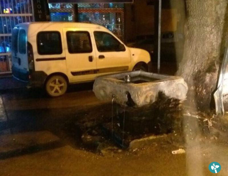 Kütahya’da Tarihi Sütunun Üstündeki Pvc Kaldırıldı