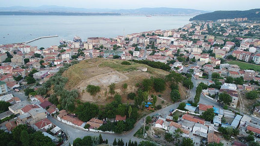 ‘Maydos’ta Tunç Çağı’na ait sur duvarı bulundu