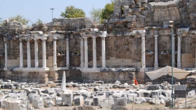 Side Antik Kenti’ndeki Anıtsal Çeşme’de restorasyon
