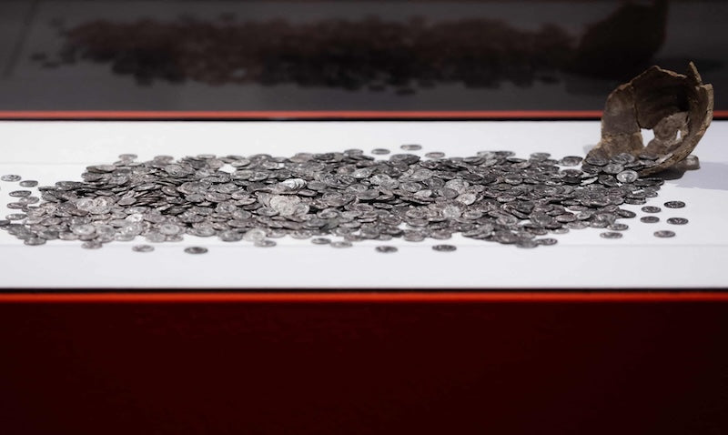 Almanya’da Bir Tarlada 934 Roma Gümüş Sikkesi Bulundu