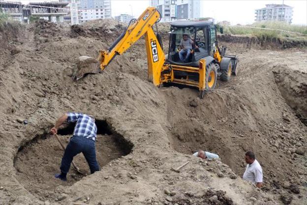 Samsun’da Temel Kazısında Altın Girişli Oda Mezar Bulundu
