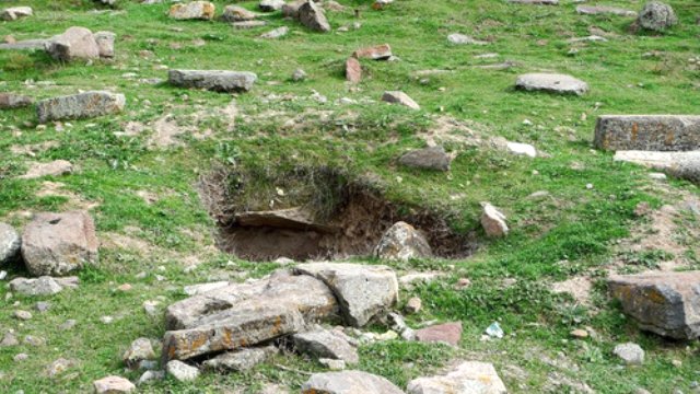 Ankara’da Arkeolojik Alan Defineciler Tarafından Yağmalandı