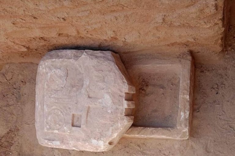 Mısır’da, Grekçe Şiirli Bir Roma Piramit Mezarı Keşfedildi