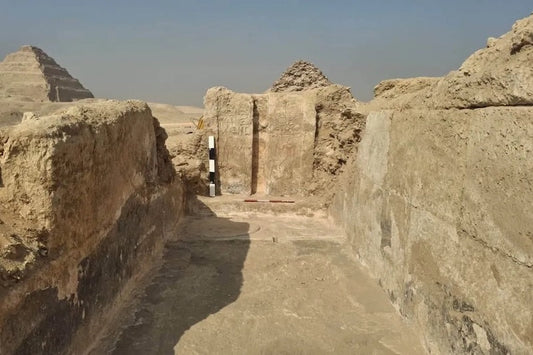 Sakkara’da Sahte Kapılı Üst Düzey Yetkili Mezarı Bulundu