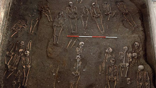 İngiltere’de Restorasyon Sırasında 1300 Ortaçağ İskeleti Bulundu