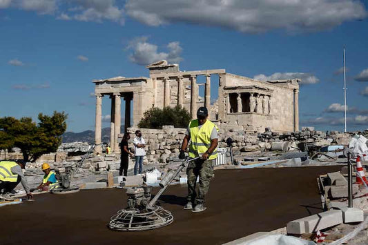 Atina Akropolisi’ne Yapılan Beton Yol Tartışmalara Neden Oldu