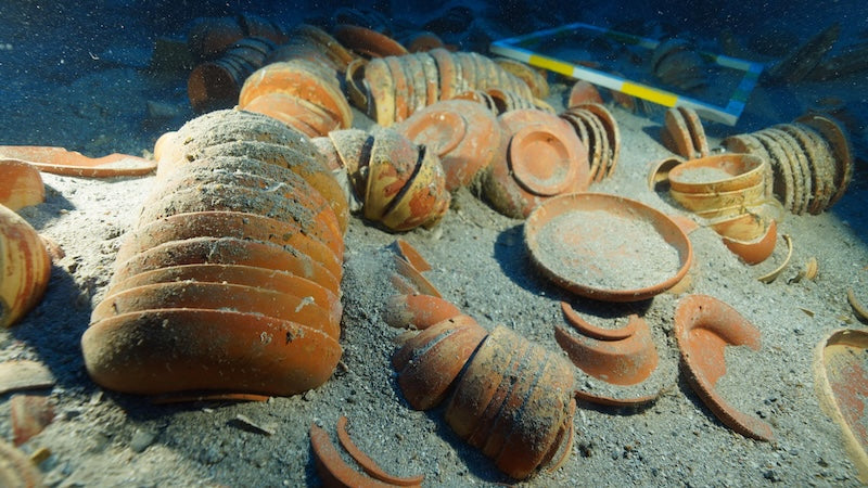 Adrasan Açıklarındaki 2.100 Yıllık Batıktan Sofra Takımları Çıkıyor