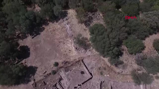 Aigai Antik Kentin'de  Çatı Kiremidi Üzerinde Merak Uyandıran Parmak İzleri