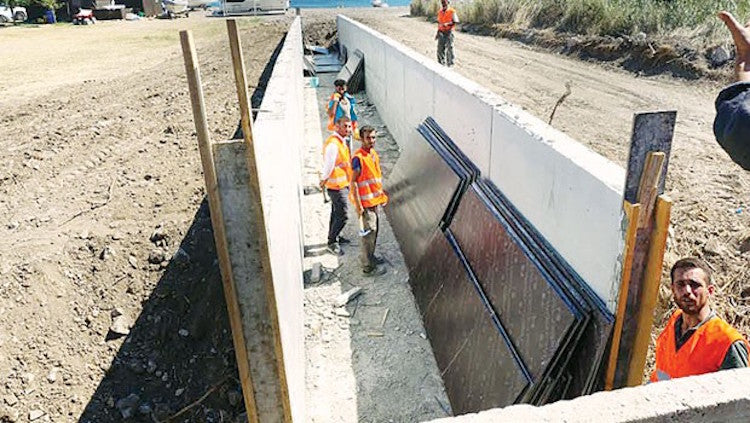 İzmir’de Airai Antik Kenti’ne Boru Döşemek için Beton Döküldü