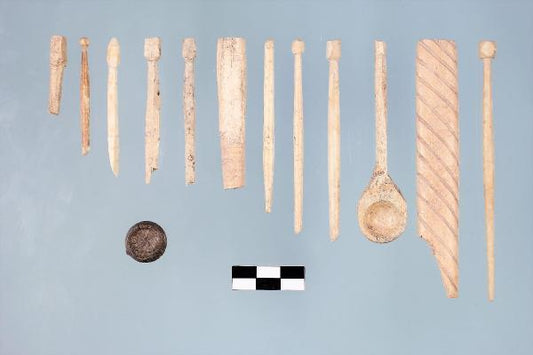 AİZANOİ ANTİK KENTİ'NDE 1800 YILLIK KANDİL, SAÇ İĞNESİ VE KAŞIK BULUNDU