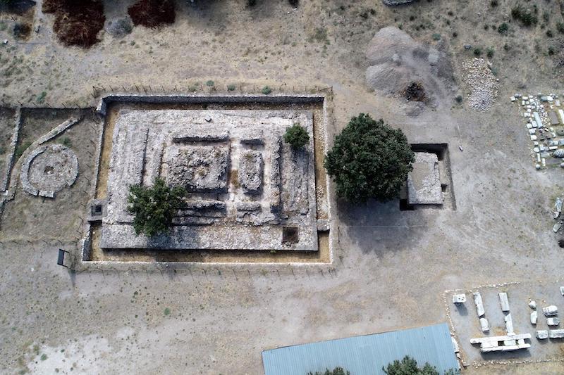 Çanakkale’deki Alexandria Troas Antik Kenti’nde Altar Bulundu