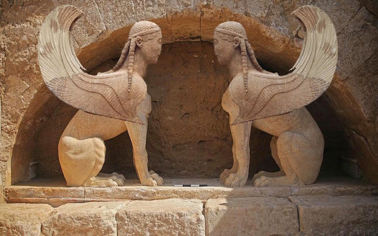 Amphipolis Mezarına Ait Bazı Parçaların İstanbul’da Olduğu İddia Edildi