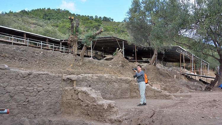 Balıkesir’deki Antandros Antik Kenti’nde Kozmetik Dükkanları Bulundu