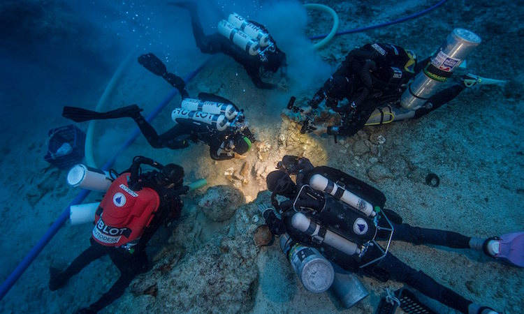 2000 Yıllık Ünlü Antikythera Batığında İnsan Kemikleri Bulundu