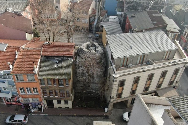 İstanbul’da 1.600 Yıllık Zafer Sütunu Yok Oluyor