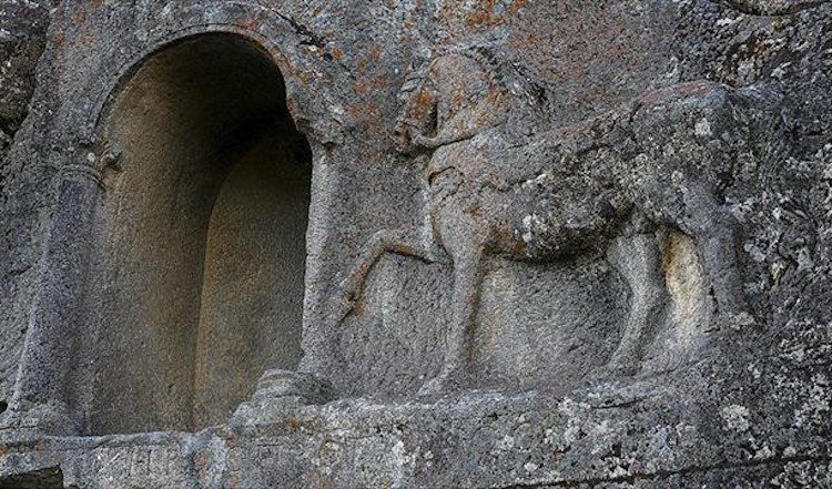 Konya’daki 2000 Yıllık Kitabede At Yarışı Kuralları Çıktı