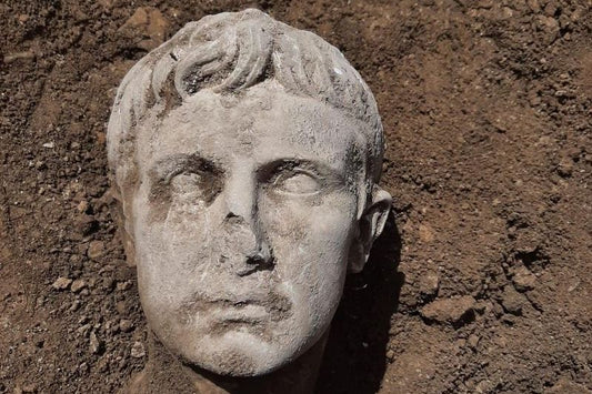 Roma’nın İlk İmparatoru Augustus’un Mermer Büstü Bulundu