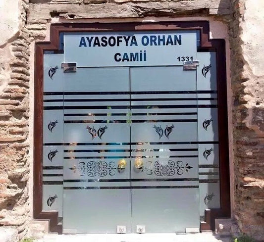 İznik Ayasofya Camii’ne Cam Kapı ve Buzlu Camlar