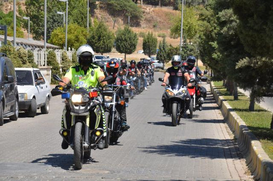 Motosiklet tutkunları müzelerin tanıtımı için sürüş yaptı