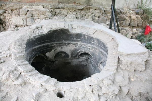 İzmir’de Tarihi Hamamda Geleneksel Define Kazıları Devam Ediyor