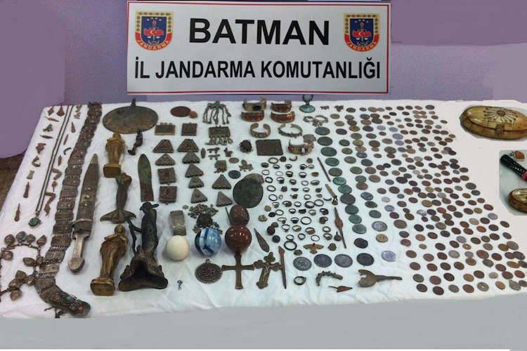 Batman’daki Bir Evden Sayısız Tarihi Eser Çıktı