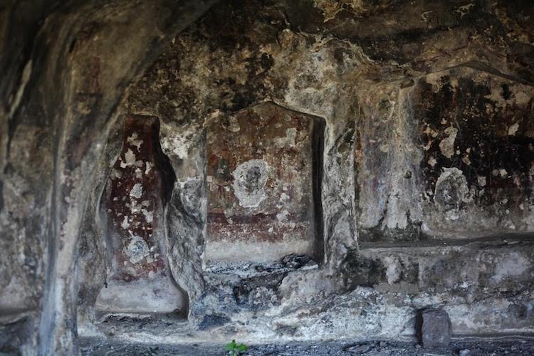Bodrum’da Kaya Mezarları Defineciler Tarafından Tahrip Ediliyor