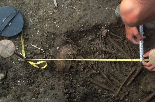 Stonehenge Yakınlarında Bir Çocuk İskeleti Keşfedildi