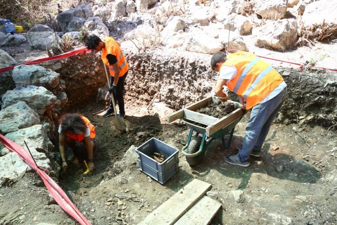 Bursa’da İstiridyeler 2600 Yıl Önce Tekstilde Boya Olarak Kullanılmış