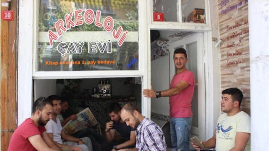 İşsiz Arkeolog Arkeoloji Çay Evi Açtı
